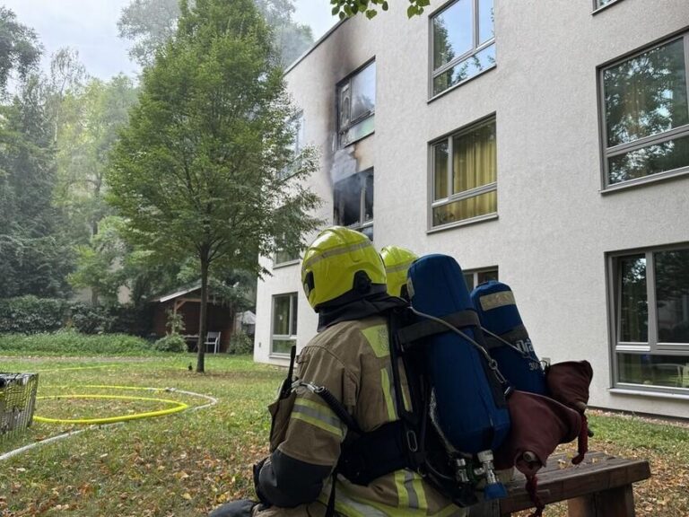 Berlin: Toter und 27 Verletzte bei Brand in Pflegeheim