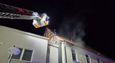 Menden (Sauerland): Brand in Wohnhaus, Verletzter in Klinik