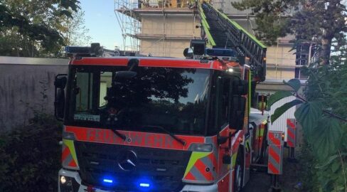 Paderborn: Brand hinter Fassade löst Großeinsatz aus