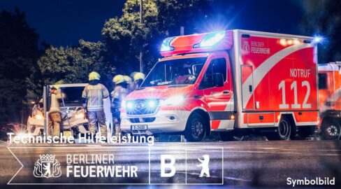 Berlin: Pkw kracht in Rettungswagen: Fünf Verletzte bei Unfall