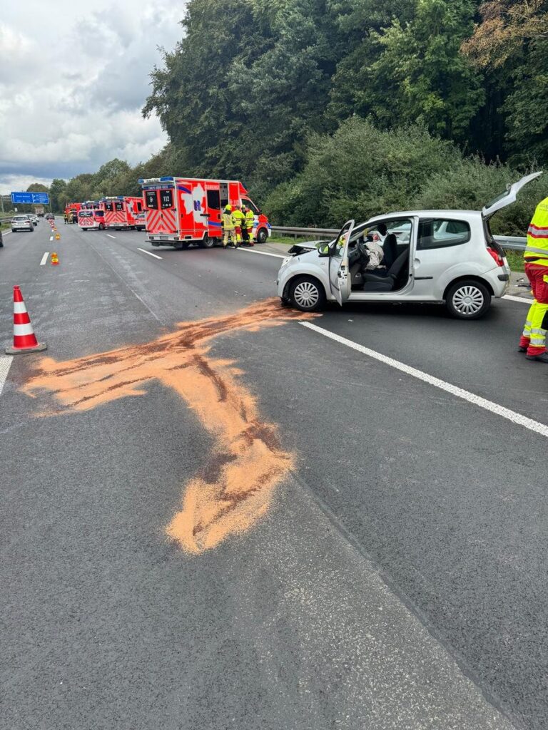 Schwelm: Unfall auf A1, 4 Pkw krachen ineinander: 7 Verletzte