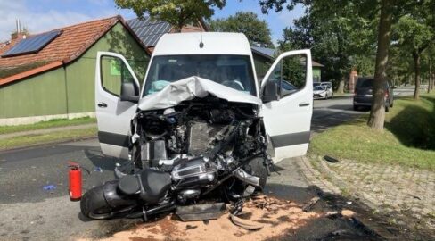Ahlerstedt: Harley-Fahrer stirbt bei Unfall, Frau schwer verletzt