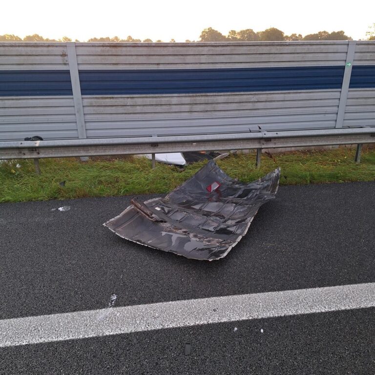 Sottrum: Transporter explodiert auf A1: Feuer und Vollsperrung