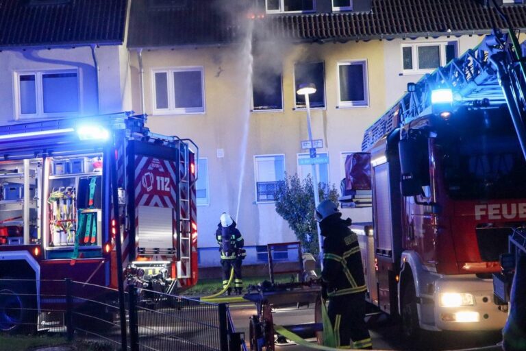 Iserlohn: Feuer-Drama, Frau von Balkon gerettet