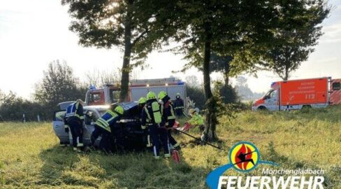 Mönchengladbach: Senior (83) nach Unfall in Lebensgefahr