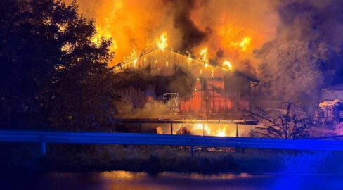 Henstedt-Ulzburg: Feuer-Drama auf Hof, 30 Kälber tot