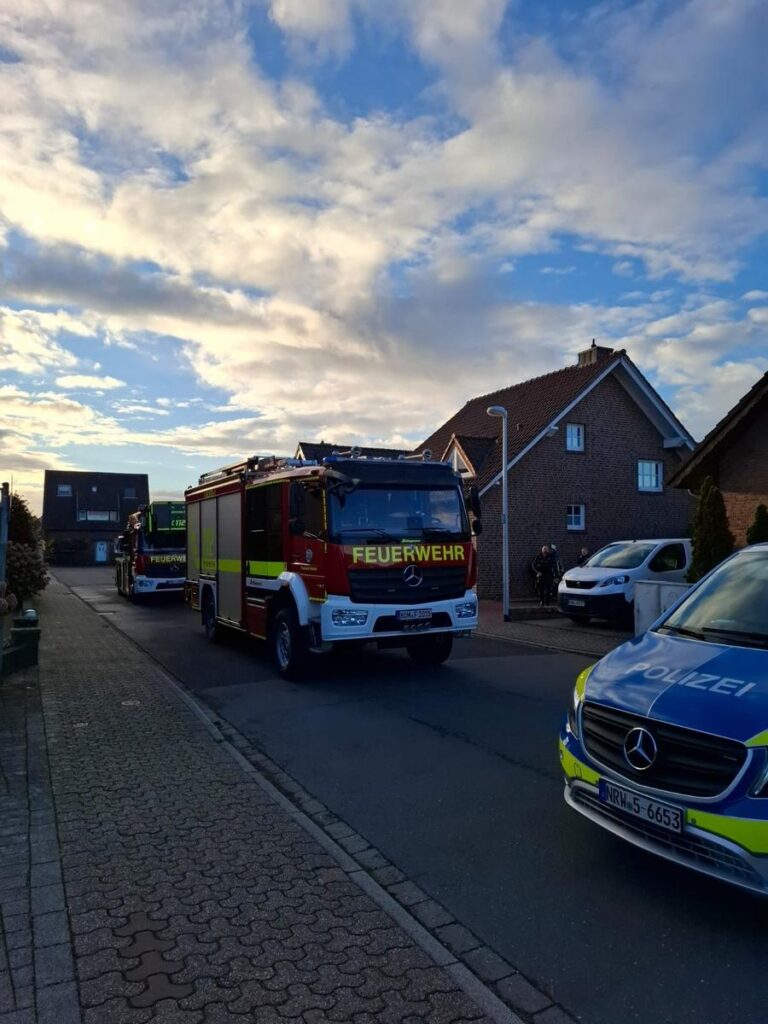 Bocholt: Gasflasche explodiert bei Feuer, Teile fliegen 10 Meter
