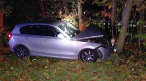 Hünxe: Auto kracht auf A3 gegen Baum, Unfall: Klinik