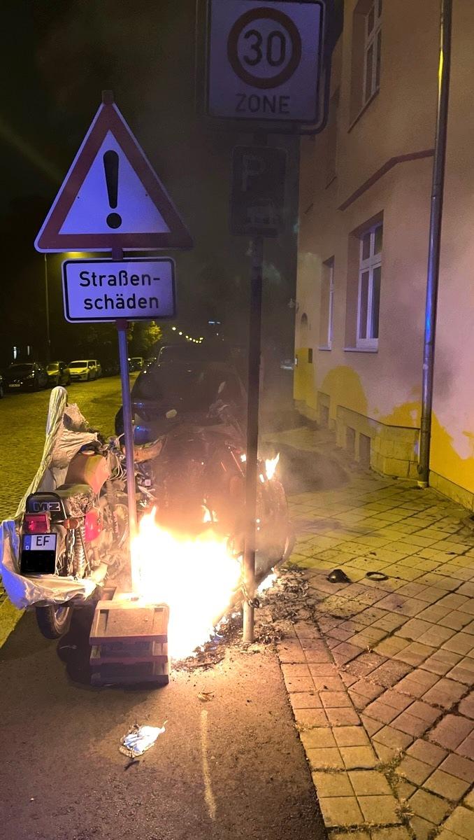 Erfurt: Brandstiftung in Daberstedt, Simson brennt lichterloh