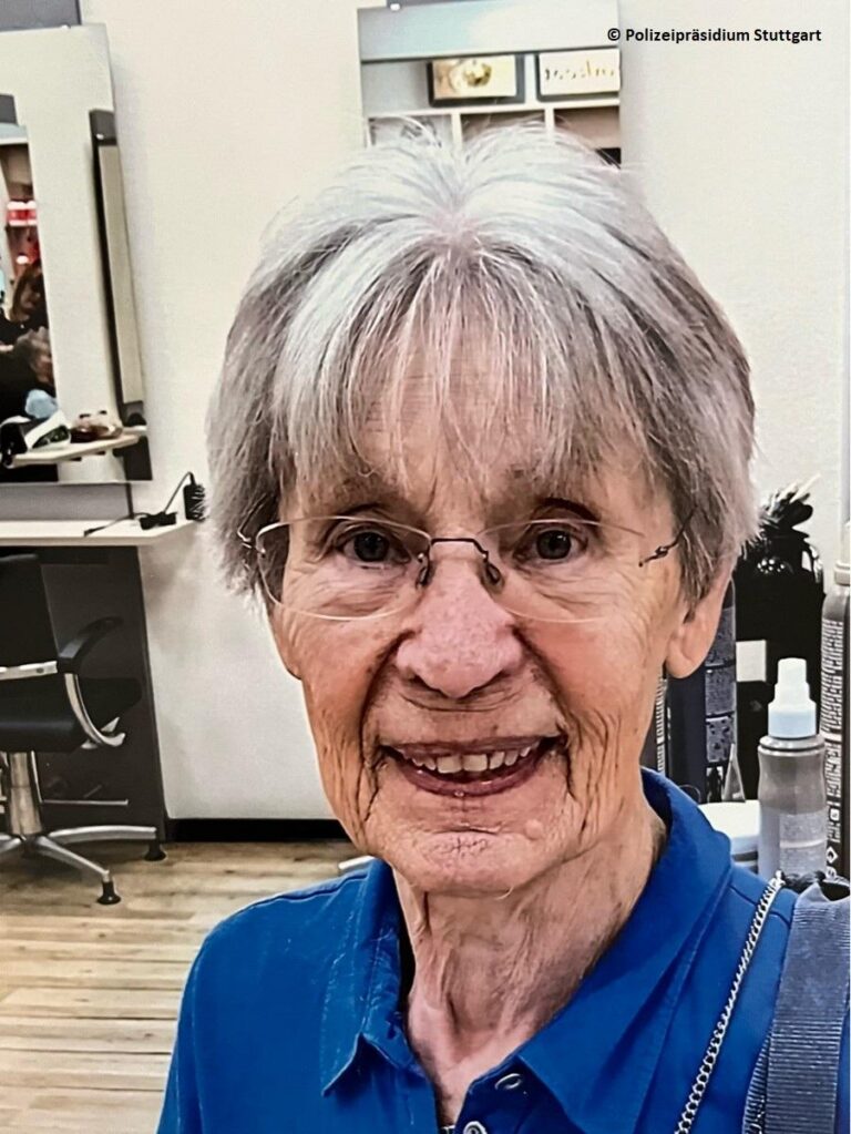 Stuttgart: Seniorin (84) vermisst, Hubschrauber sucht