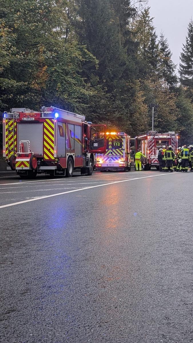 Horn-Bad Meinberg: Schwerer Unfall auf B1, Person stirbt