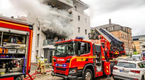 Dresden: Brand in Löbtau, Kind (6) schwer verletzt: Hubschrauber