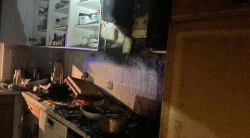Dortmund: Brand in Küche, Feuerwehr verhindert Schlimmeres