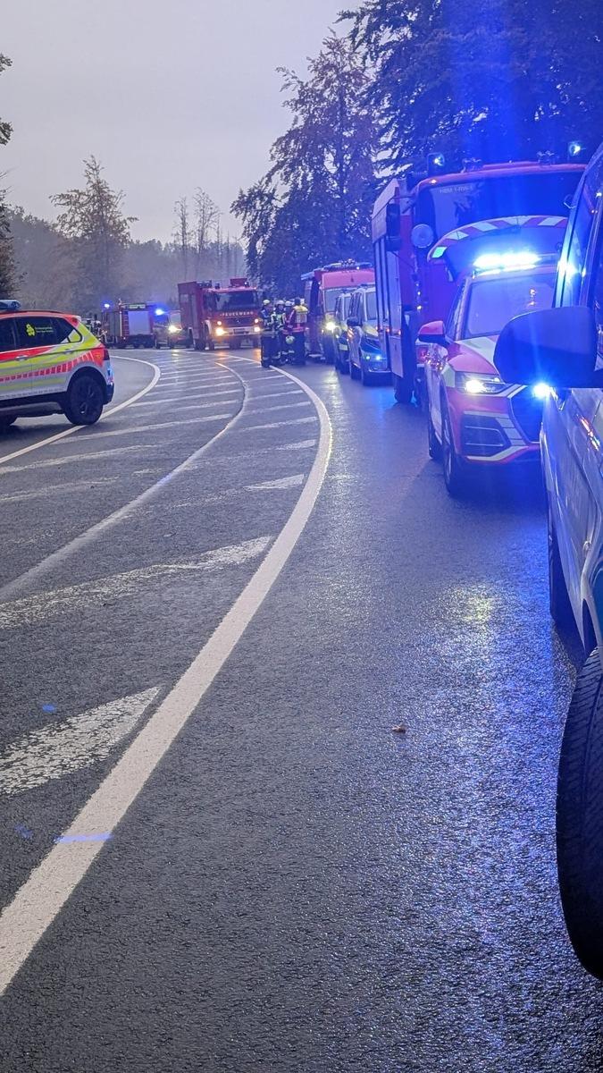 Horn-Bad Meinberg: Schwerer Unfall auf B1, Person stirbt