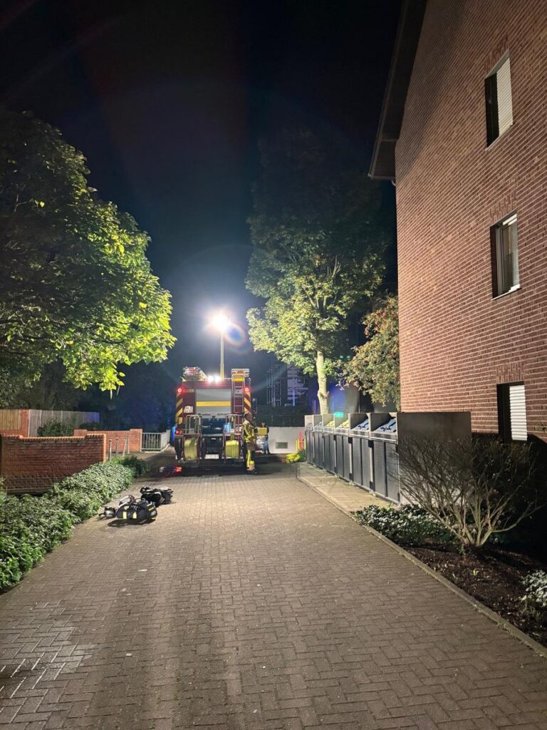 Grevenbroich: Brand-Drama im Wohnhaus, Bewohner schwer verletzt