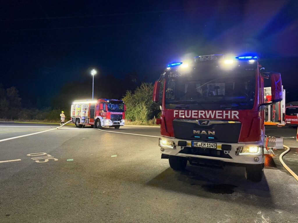 Helmstedt: Feuer-Drama in Anlage, Scheiben bersten