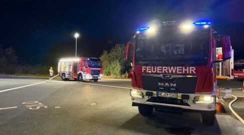 Helmstedt: Feuer-Drama in Anlage, Scheiben bersten