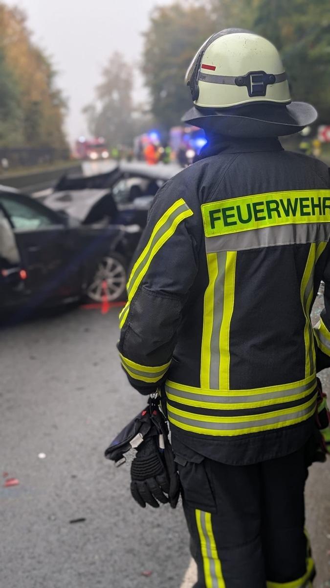 Horn-Bad Meinberg: Schwerer Unfall auf B1, Person stirbt